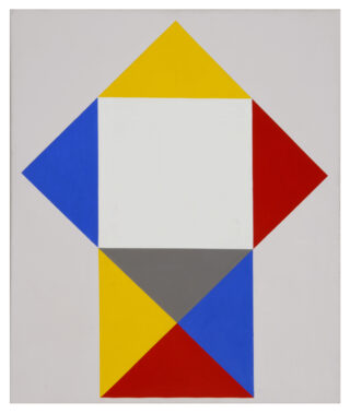 Abstrakte Komposition aus farbigen, geometrischen Formen, mit einem weißen Quadrat in der Mitte, umgeben von Dreiecken in Gelb, Blau, Rot und Grau.